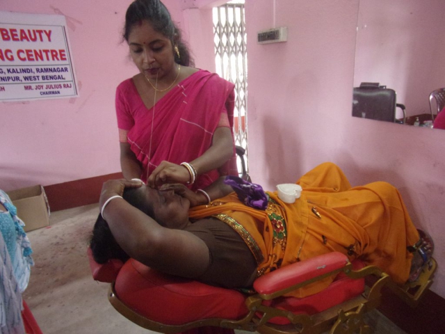 Beauty Parlor Training by Muneer Social Welfare Society