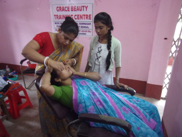 Beauty Parlor Training by Muneer Social Welfare Society